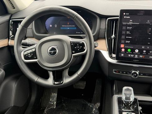 Certified 2025 Volvo XC90 B6 Plus AWD/4WD image 13
