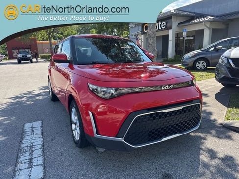 Used 2025 Kia Soul LX w/ LX Technology Package FWD image 1