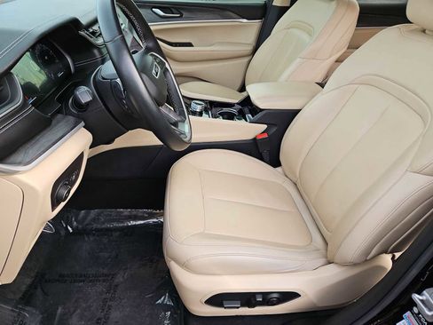 Used 2021 Jeep Grand Cherokee L Limited image 17