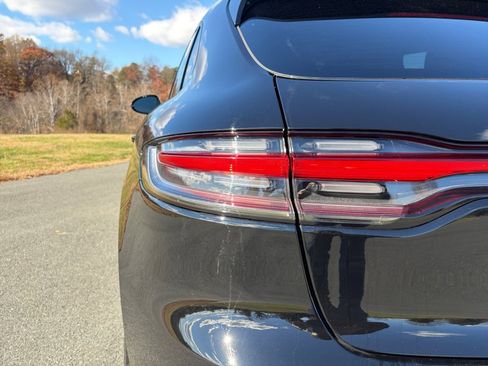 Certified 2025 Porsche Macan image 14