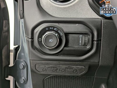 Used 2024 Jeep Wrangler Unlimited Sahara AWD/4WD image 22