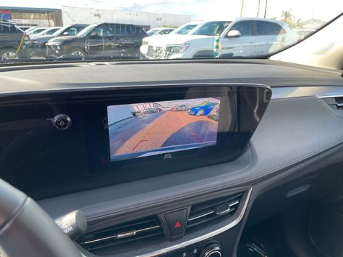 Used 2025 Buick Encore GX Preferred image 17