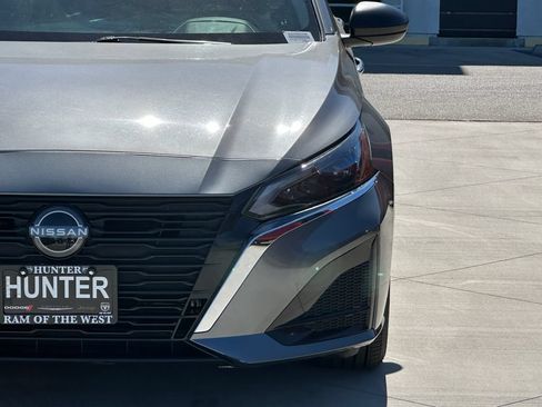 Used 2024 Nissan Altima 2.5 SV FWD image 13