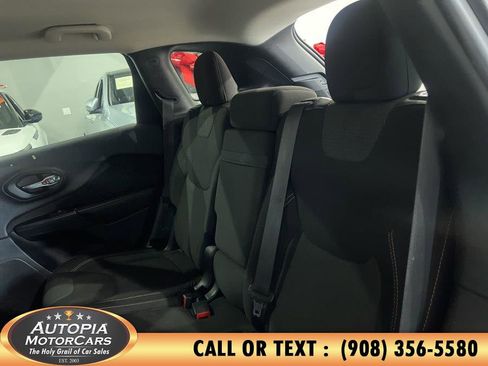 Used 2017 Jeep Cherokee Latitude image 15