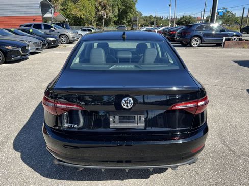 Used 2021 Volkswagen Jetta SE image 6