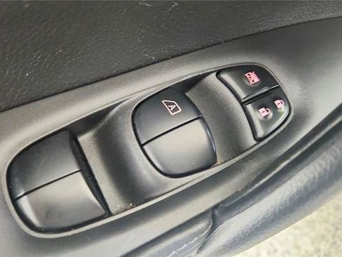 Used 2022 Nissan Rogue Sport SL AWD/4WD image 31