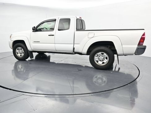 Used 2009 Toyota Tacoma PreRunner w/ SR5 Pkg #2 RWD image 5