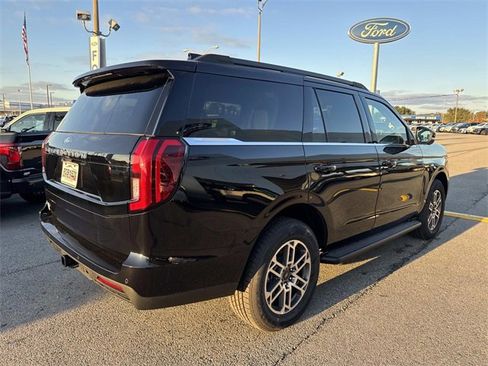 New 2025 Ford Expedition Active image 5