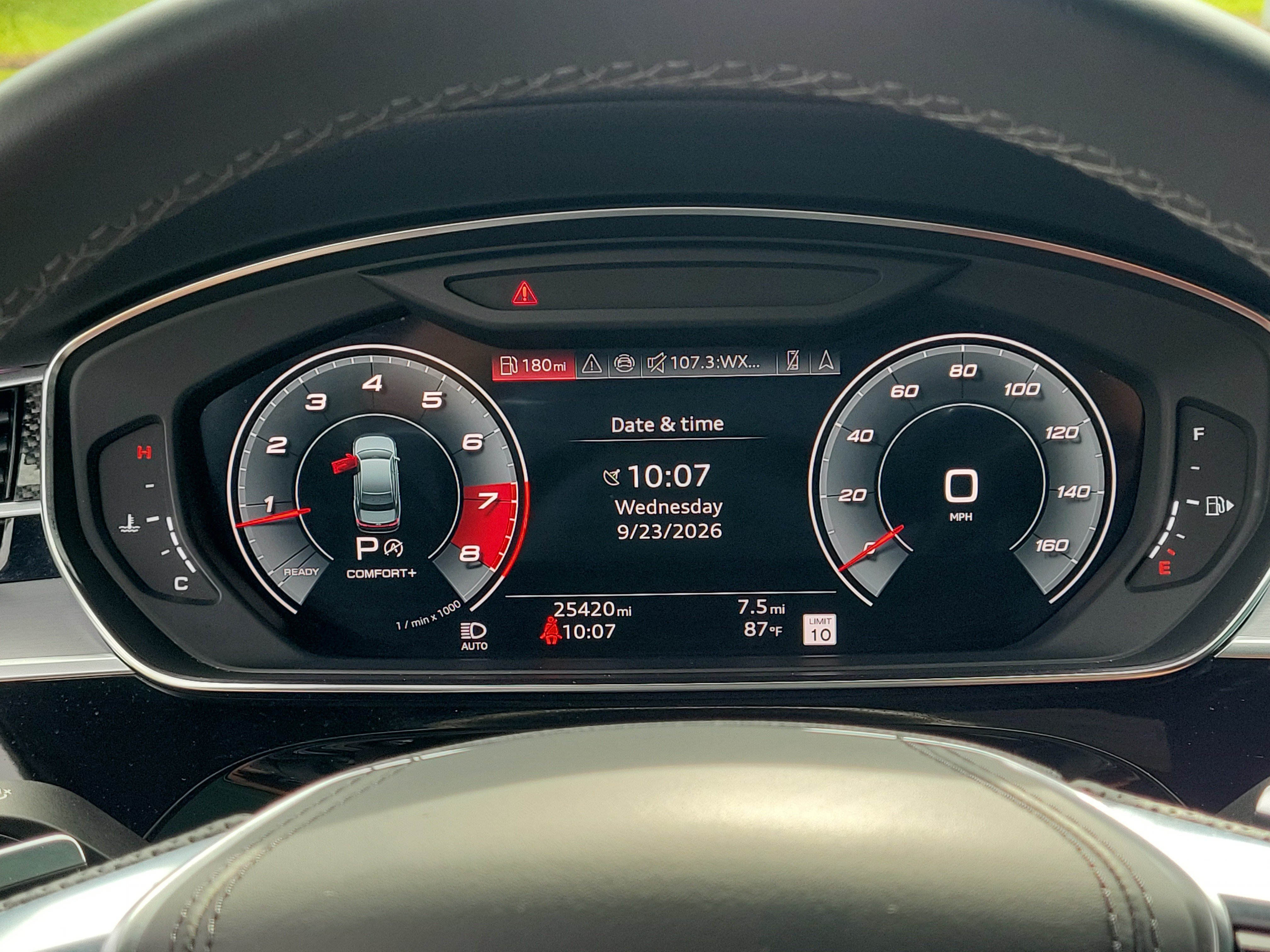 Used 2024 Audi S8 AWD/4WD image 29