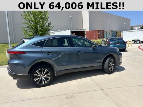 Used 2023 Toyota Venza LE AWD/4WD image 2