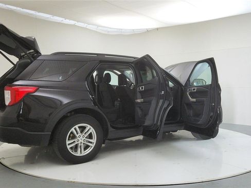 Used 2023 Ford Explorer XLT image 13