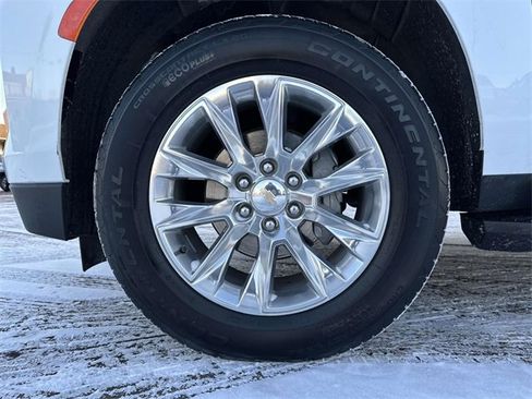 Used 2024 Chevrolet Suburban Premier w/ Premium Package image 11