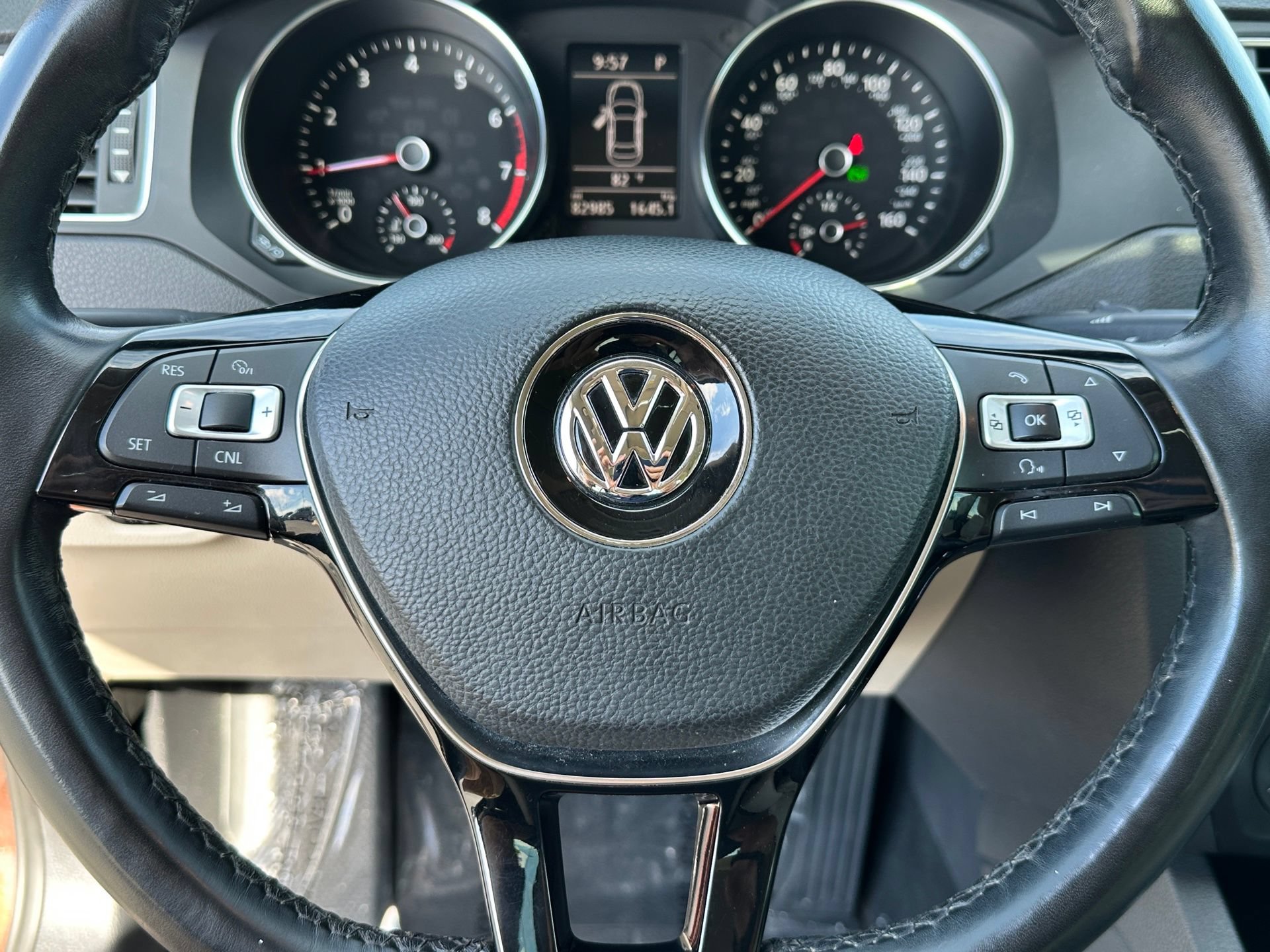 Used 2017 Volkswagen Jetta SE FWD image 12