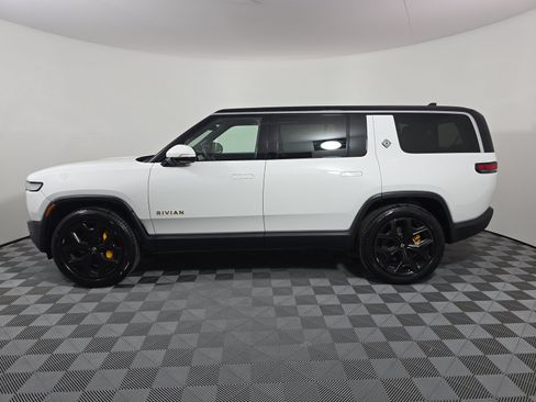 Used 2023 Rivian R1S Adventure AWD/4WD image 2
