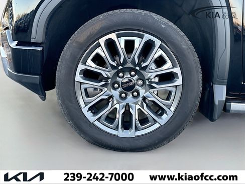 Used 2025 GMC Sierra 1500 Denali Ultimate image 40