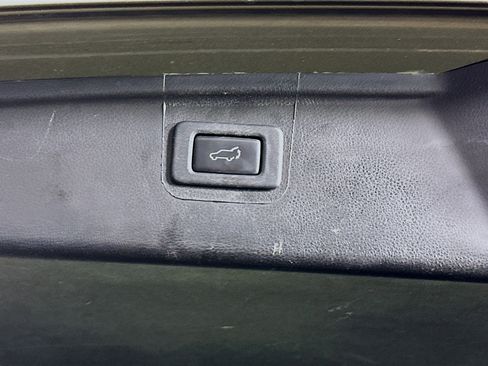 Used 2017 Subaru Outback 2.5i Limited w/ Popular Package #5 image 29