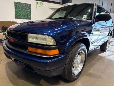 Used 2002 Chevrolet Blazer LS w/ Preferred Equipment Group image 96