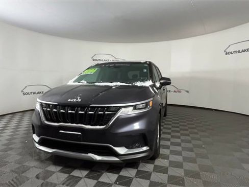 Certified 2024 Kia Carnival LX image 3