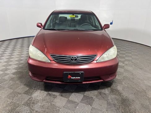 Used 2006 Toyota Camry LE image 2
