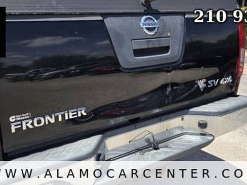 Used 2012 Nissan Frontier SV AWD/4WD image 12