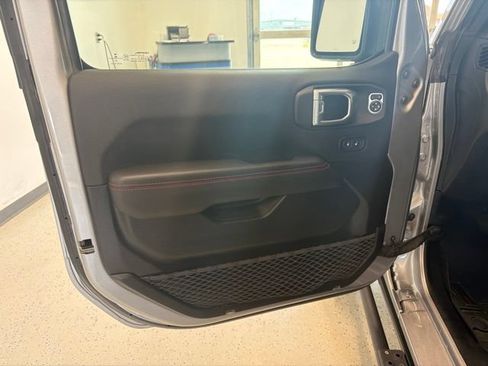 Used 2021 Jeep Wrangler Unlimited Rubicon AWD/4WD image 38