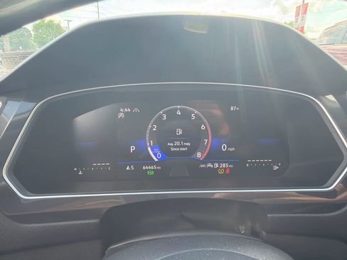 Used 2024 Volkswagen Tiguan SE AWD/4WD image 13
