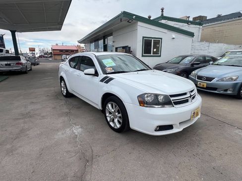 Used 2014 Dodge Avenger R/T w/ Sun/Sound Group FWD image 2