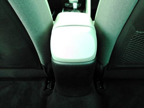 Used 2023 Hyundai Elantra Limited image 28