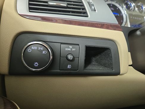 Used 2014 Cadillac Escalade ESV Premium image 30