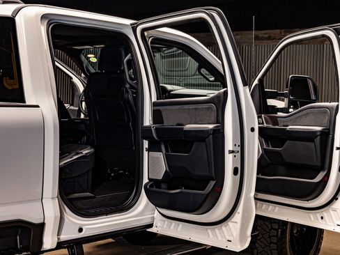 Used 2026 Ford F250 Platinum image 31