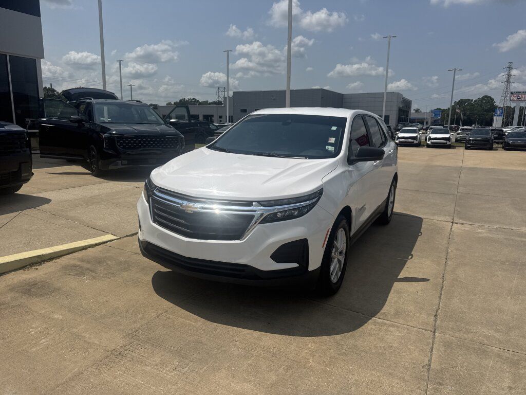 Used 2024 Chevrolet Equinox LS FWD image 4