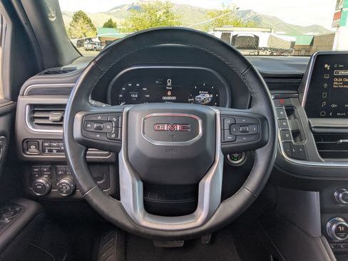 Used 2023 GMC Yukon XL SLT w/ SLT Luxury Package AWD/4WD image 17