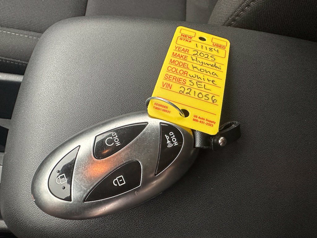 Used 2025 Hyundai Kona SEL AWD/4WD image 8