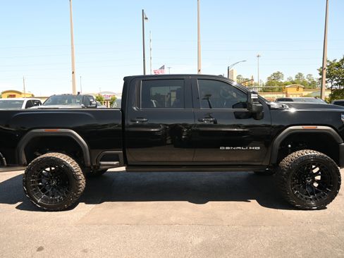 Used 2025 GMC Sierra 2500 Denali Ultimate w/ Max Trailering Package AWD/4WD image 11