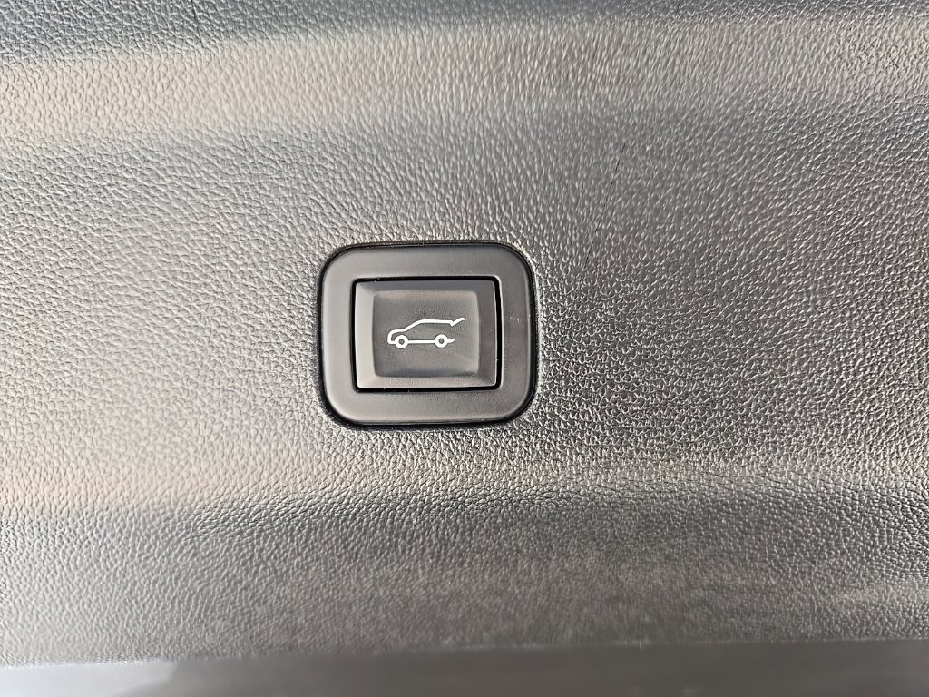 Used 2025 Chevrolet Suburban High Country AWD/4WD image 64