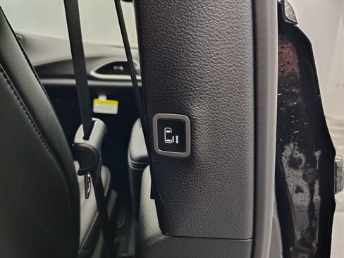 New 2026 Chrysler Pacifica Select FWD image 23