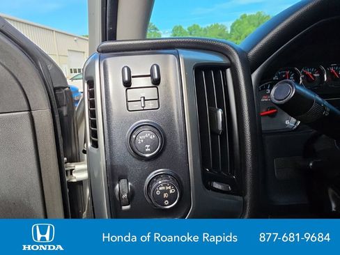 Used 2017 Chevrolet Silverado 1500 LT w/ All Star Edition AWD/4WD image 12