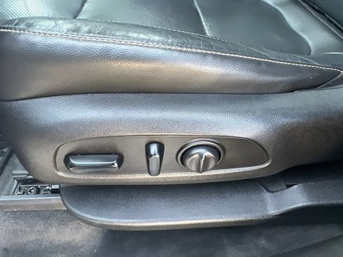 Used 2019 Chevrolet Traverse Premier w/ Redline Edition FWD image 7