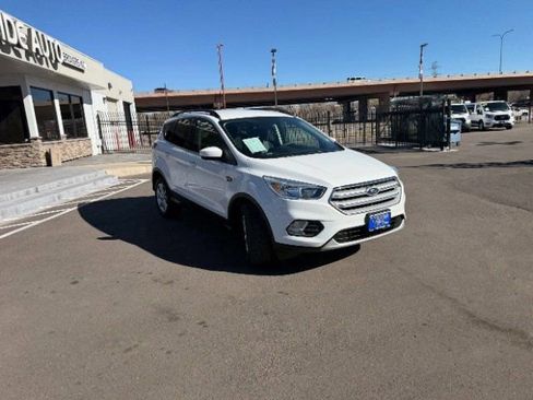Used 2018 Ford Escape SE w/ SE Sync 3 Package FWD image 27