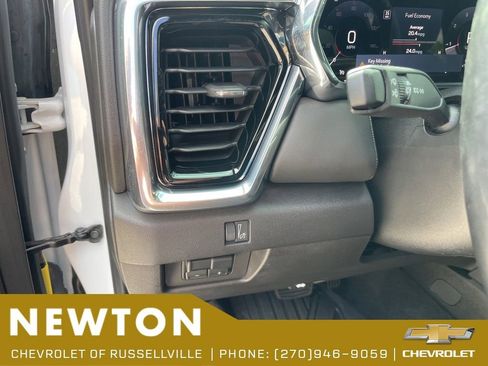 Used 2024 GMC Canyon Elevation w/ Trailering Package AWD/4WD image 7