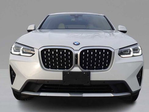 Used 2023 BMW X4 xDrive30i w/ Parking Assistance Package image 2