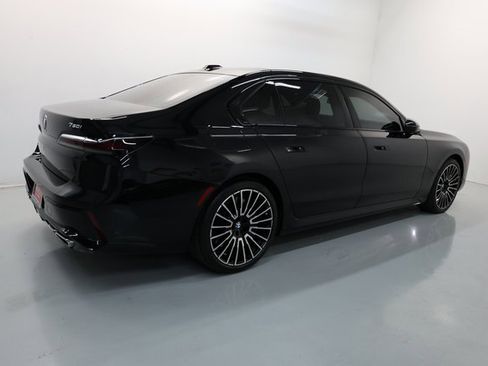 Used 2024 BMW 760i xDrive w/ Executive Package image 73