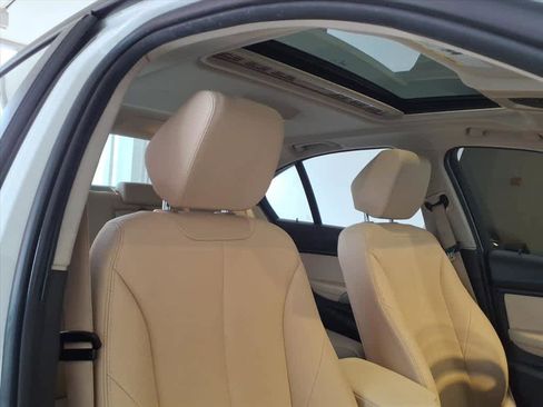 Used 2018 BMW 320i xDrive Sedan w/ Convenience Package image 23