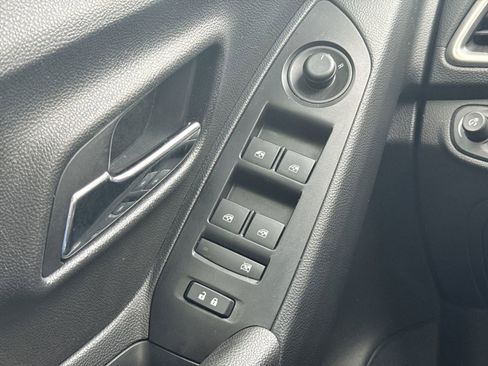 Used 2020 Chevrolet Trax LS w/ Tint and Cruise Package image 15