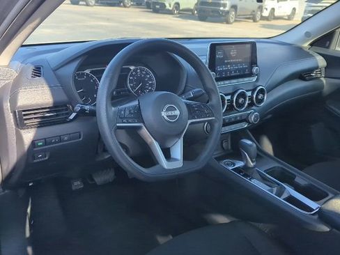 Used 2024 Nissan Sentra SV image 4