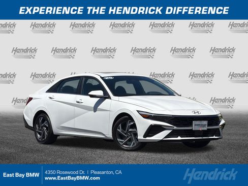 Used 2025 Hyundai Elantra Limited FWD image 1