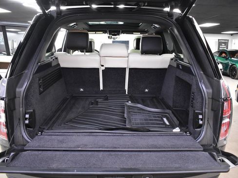 Used 2020 Land Rover Range Rover HSE image 13