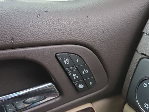 Used 2014 GMC Sierra 2500 Denali w/ Suspension Package, Off-Road image 32