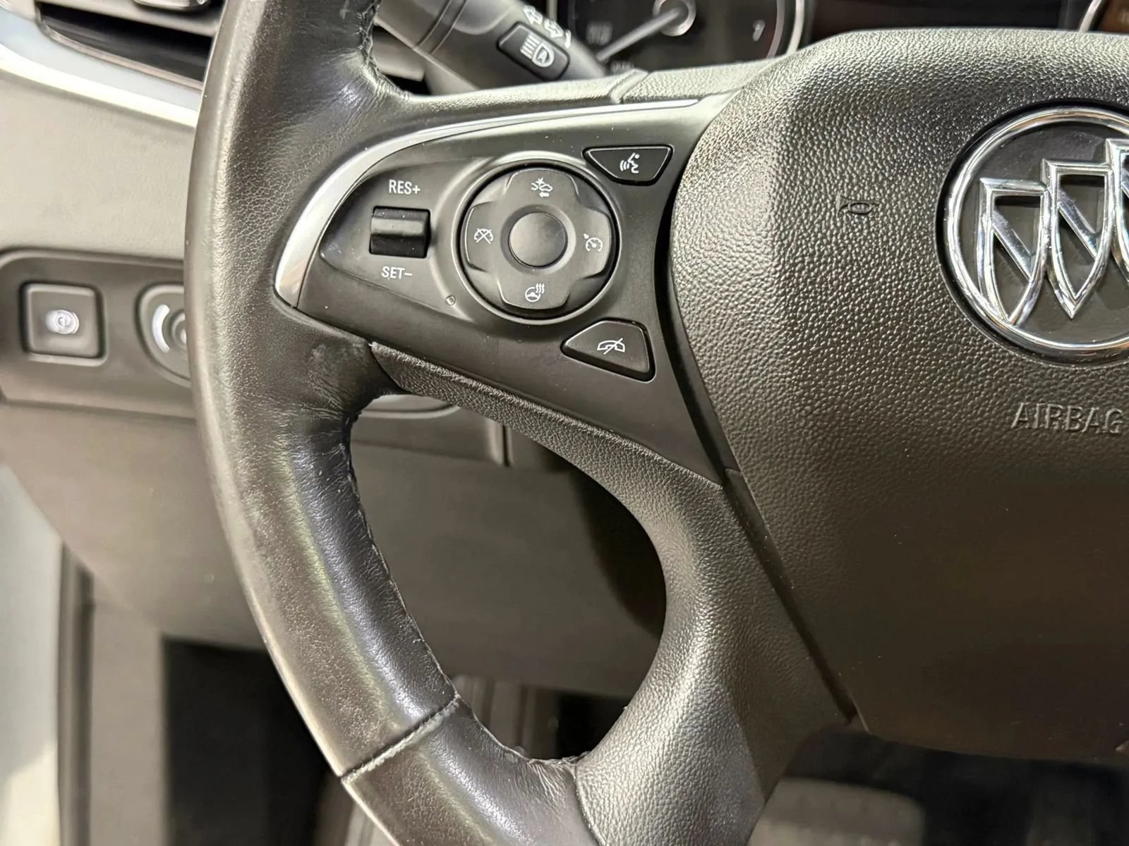 Used 2018 Buick Enclave Premium FWD image 32