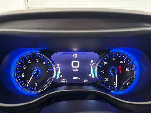 Used 2025 Chrysler Pacifica Select FWD image 14
